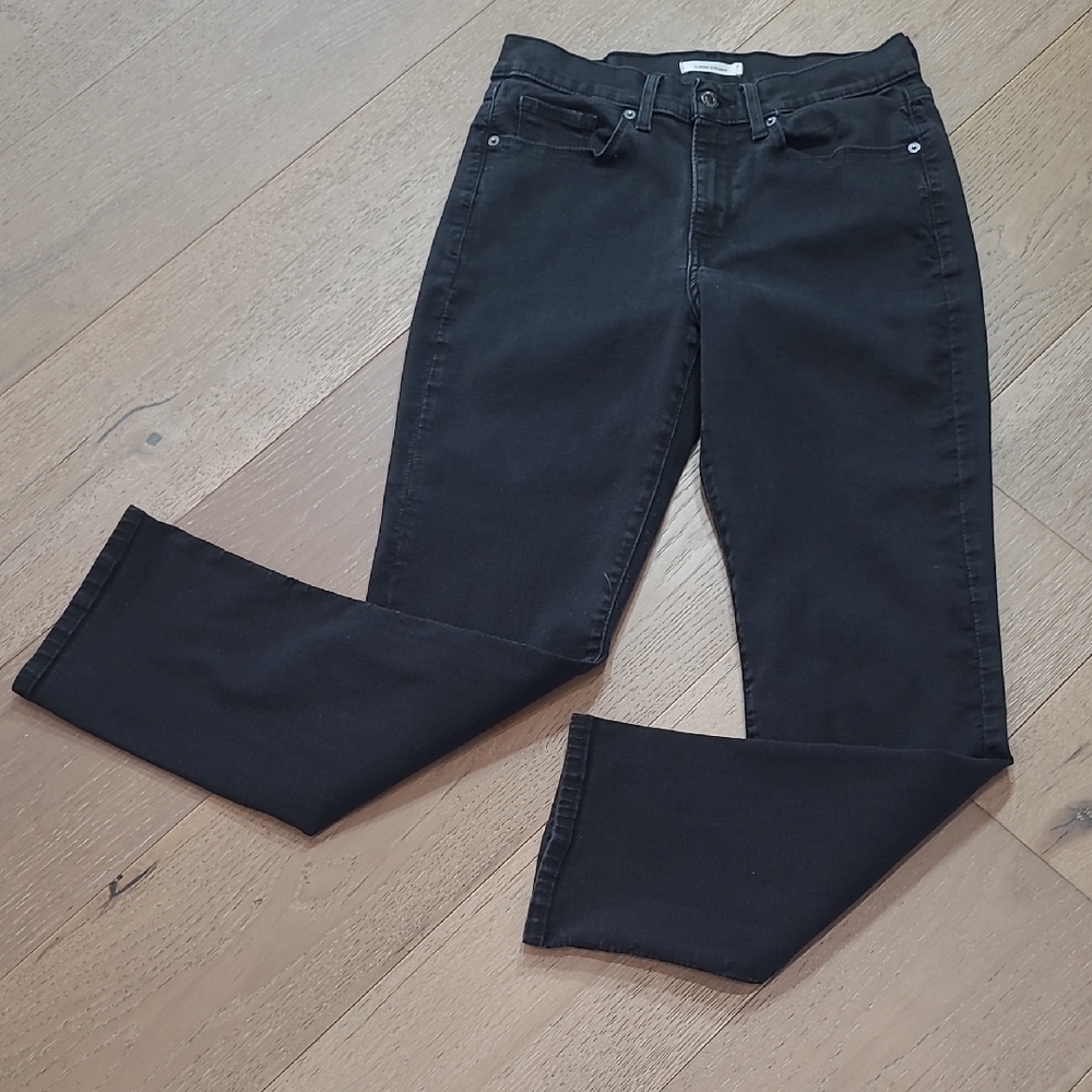 EUC Levi's Jeans Women's sz 8 Classic Straight Mid Rise Black Denim Jeans
